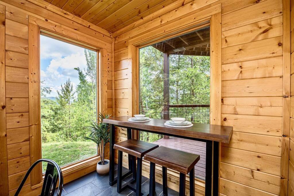 Panorama Mountain View Cabin, Less Than 10 Miles From Gatlinburg And Dollywood, Dog Friendly, 6 Bedrooms Sleeps 17, Fire Pit, Hottub, Washer Dryer, Fully Loaded Kitchen, Gameroom With A Tv, Pool Table, Arcade, Air Hockey, And Foosball Sevierville Exterior foto